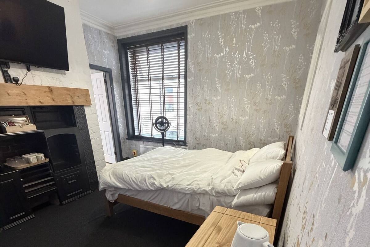 Suite, amb bany privat, vistes a la ciutat (Room 1) | Wifi gratuïta 