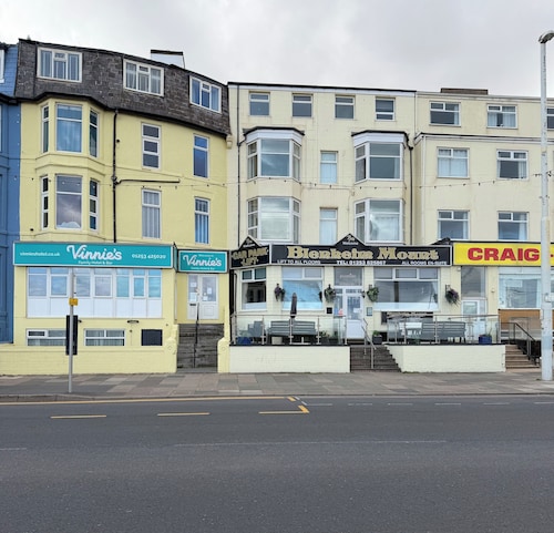 Vinnies Family Hotel