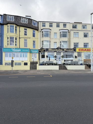 Vinnies Family Hotel