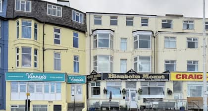 Vinnies Family Hotel