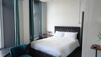 Double Room, Ensuite, Sea View | Free WiFi
