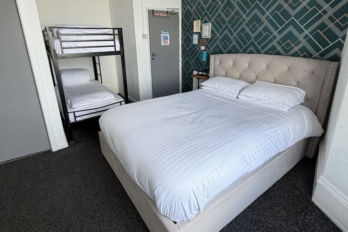 Sviitti, kylpyhuone makuuhuoneen yhteydessä, merinäköala (Room 7) | Ilmainen Wi-Fi