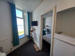 Suite, Ensuite, Sea View (Room 11) | Free WiFi - Vinnies Family Hotel (Blackpool)