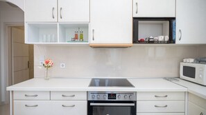 Electric kettle, toaster