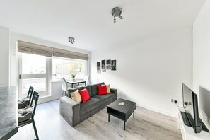 TV, offices - The Elden No. 3 - Fairway Hosting (London)