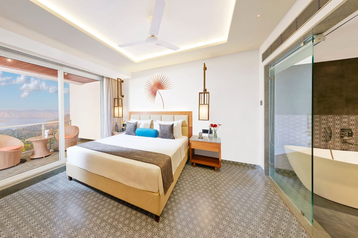 Lillian Suite