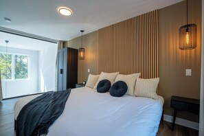 5 bedrooms, WiFi, bed sheets