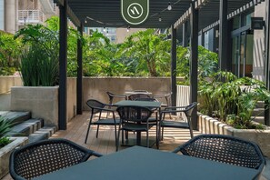Outdoor dining - 1 BR City Oasis - Polanco - Gym - Game Room - King (Ciudad de México)