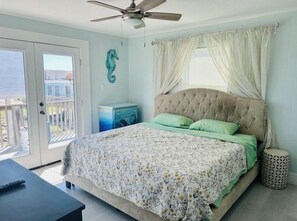 3 bedrooms, bed sheets - Ocean front 3-bed 2 bath house.  Fish right from the deck! Pets!  Sunrises! (Freeport)