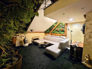 Living area - Studio 69 - 125m2, free parking, terrace, pets welcome (Bratislava)
