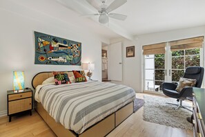 2 habitaciones, tabla de planchar con plancha, cuna de viaje y wifi 