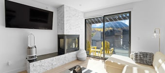 Luxury Condo in Silverthorne w/ Easy Access to Ski Resorts, Shops & Dining!