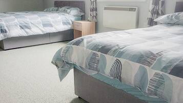 4 bedrooms, bed sheets