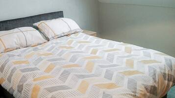 4 bedrooms, bed sheets