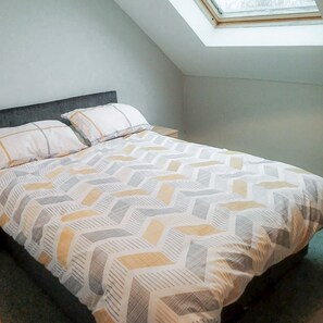 4 bedrooms, bed sheets