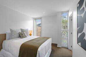 2 bedrooms, desk, iron/ironing board, travel crib