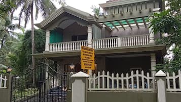 Villa | Exterior