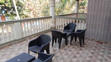 Villa | Terrace/patio