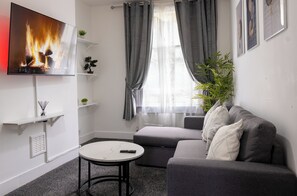 Smart TV - HighEnd Luxury Design Apartment (London)