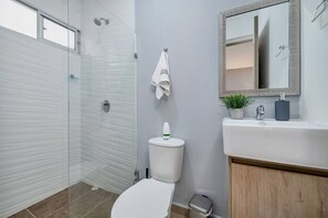 Hair dryer, towels - Luxury Studio - Tesoro, Provenza, and Parque Lleras (Medellín)
