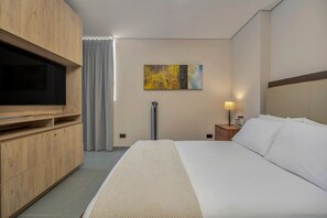 1 bedroom, desk, iron/ironing board, WiFi