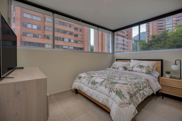 2 habitaciones, tabla de planchar con plancha, wifi y ropa de cama 