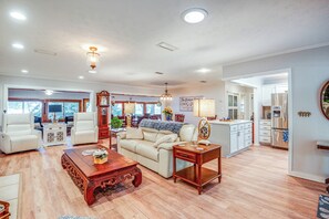 House (4 Bedrooms) | Front of property