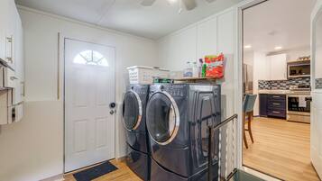 Rumah (2 Bedrooms) | Interior