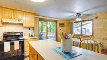 Cottage (3 Bedrooms) | Interior