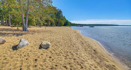2 Blocks to Boat Ramp: Higgins Lake House w/ Grill