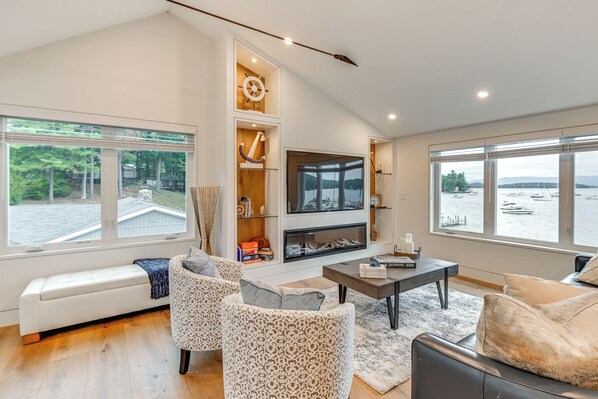 Apartment (2 Bedrooms) | Front of property