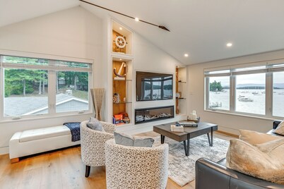 Lake Winnipesaukee Condo w/ Beach Access!