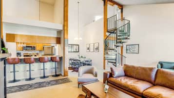 Apartment (3 Bedrooms) | Front of property