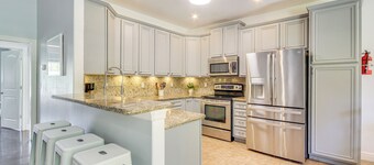 < 1 Mi to Beach - Home w/ Deck & Yard in Waveland!