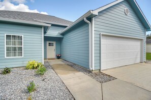 House (3 Bedrooms) | Interior - < 1 Mi to Beach - Home w/ Deck & Yard in Waveland! (Waveland)