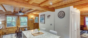 Cabin ~ 1 Mi to Lake Gregory & Hiking!