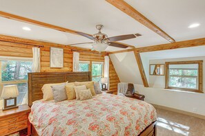 House (3 Bedrooms) | Interior - Cabin ~ 1 Mi to Lake Gregory & Hiking! (Crestline)