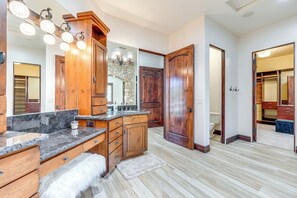 Villa (6 Bedrooms) | Interior