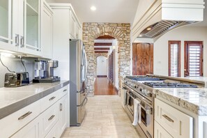 Villa (6 Bedrooms) | Interni