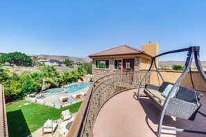 Villa (6 Bedrooms) | Front of property