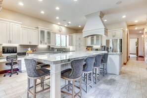 Villa (6 Bedrooms) | Interior