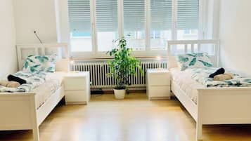 3 bedrooms, iron/ironing board, WiFi, bed sheets