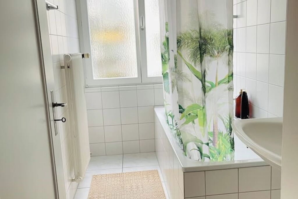 Haartrockner, Handtücher, Seife, Shampoo