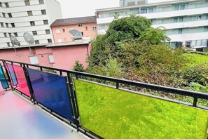 Property grounds - Vantage Point spacious 3 bedroom apartment | Olten Switzerland| railway station (Olten)