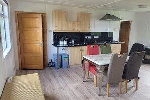 Private kitchen - The Cabin Getaway
 (Londonderry)