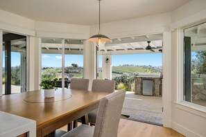 Dining - Modern Farmhouse w/pool, hot tub & spectacular views (Paso Robles)