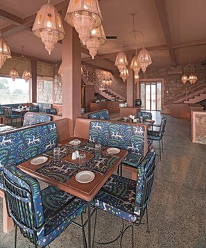 Restaurant - Narsingh Bagh Resort (Bari)