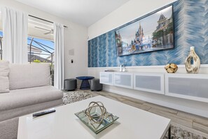 TV, table football - Spacious 6BD Home ! Near Disney! Private Pool and Spa! (Kissimmee)