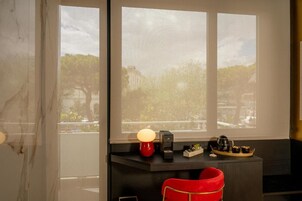 Luxury Room, Balcony | In-room safe, desk, blackout drapes, soundproofing