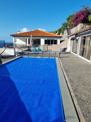 Piscine extérieure, piscine chauffée